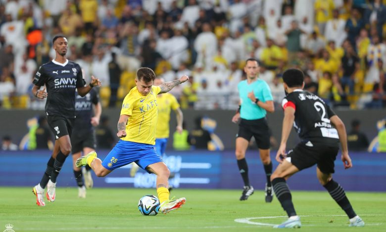 النصر يفرط بالفوز أمام الهلال في قمة الدوري السعودي