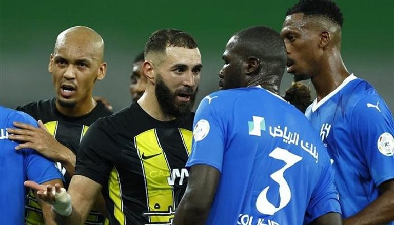 كلاسيكو السعودية: الهلال والاتحاد في صراع على الصدارة