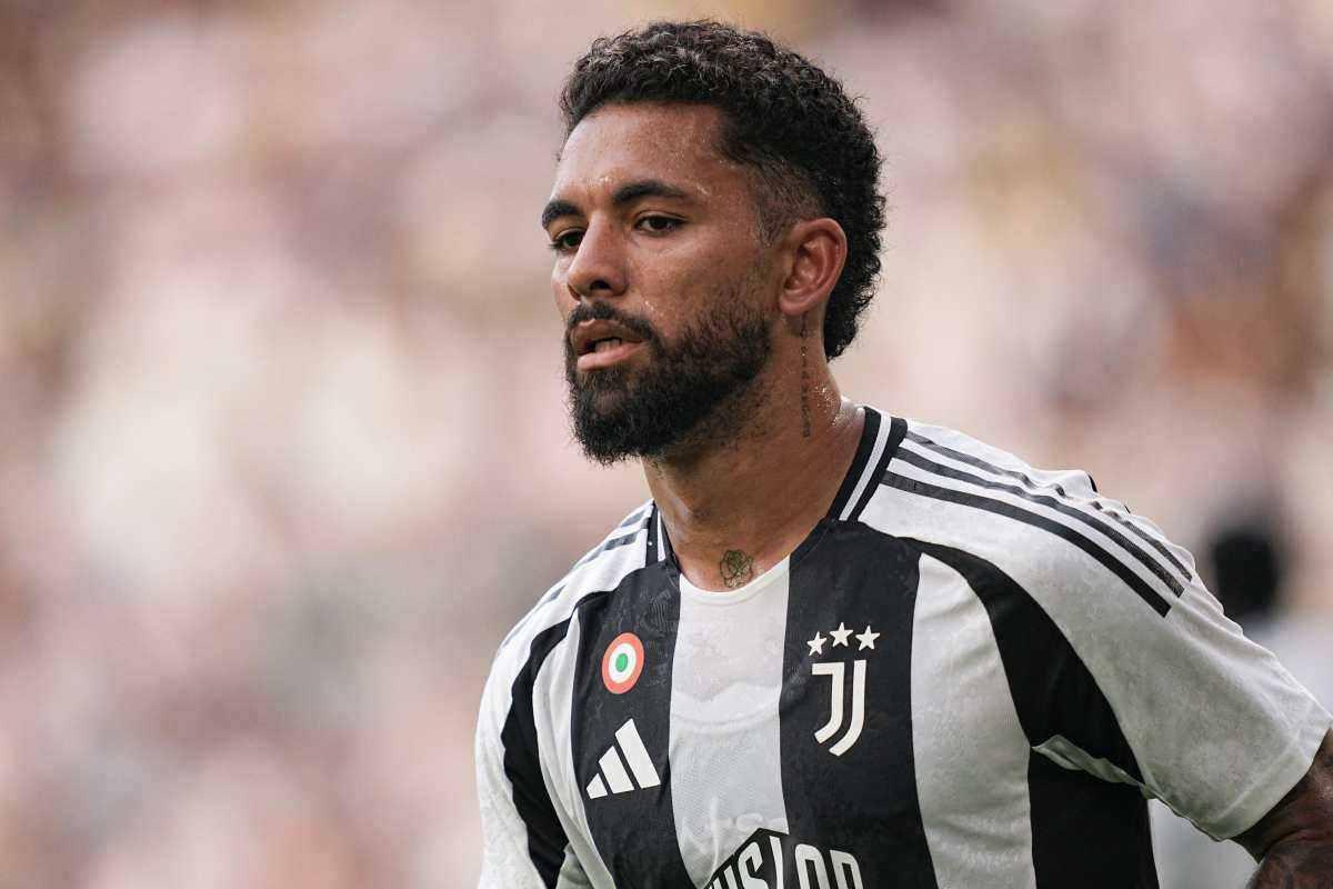 تشيلسي ينافس مانشستر سيتي على ضم دوجلاس لويز من يوفنتوس