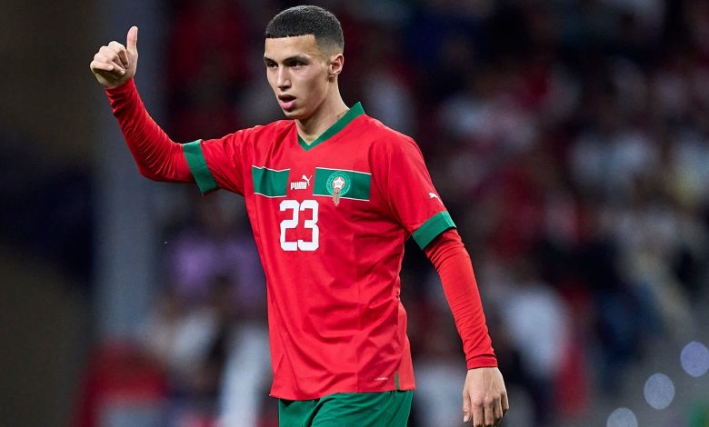 بعد انتقال مزراوي..مغربي جديد على أعتاب الدوري الإنجليزي