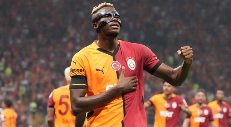 90 مليون يورو تفصل أوسيمين عن نابولي.. وشرط مفاجئ في عقده