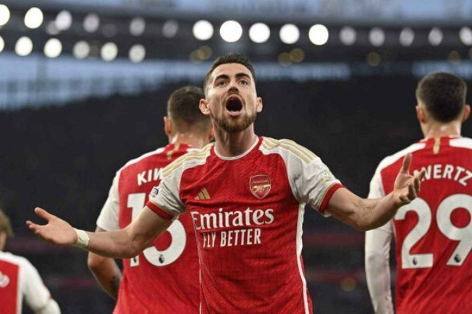 لاعب أرسنال جورجينيو يقترب من فلامنجو في صفقة مجانية