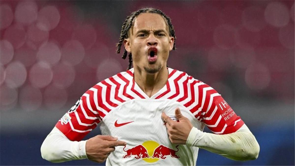 نهاية مسلسل انتقالات سيمونز.. اللاعب يستمر مع لايبزيغ