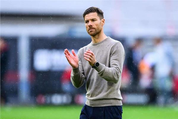 ريال مدريد يسرع خطط استبدال أنشيلوتي بعد هزيمة برشلونة