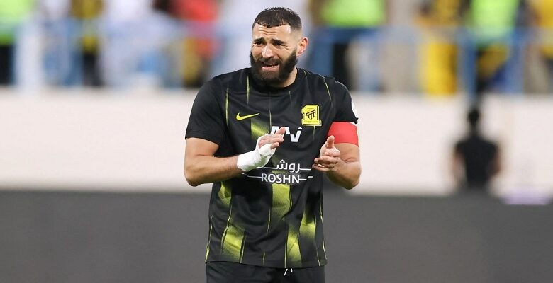 مانشستر يونايتد يرفض ضم بنزيما بسبب المخاوف المالية
